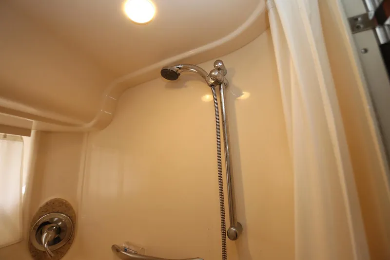 Slide: The Image of Sea Ray 420 Sundancer 2003 - 76