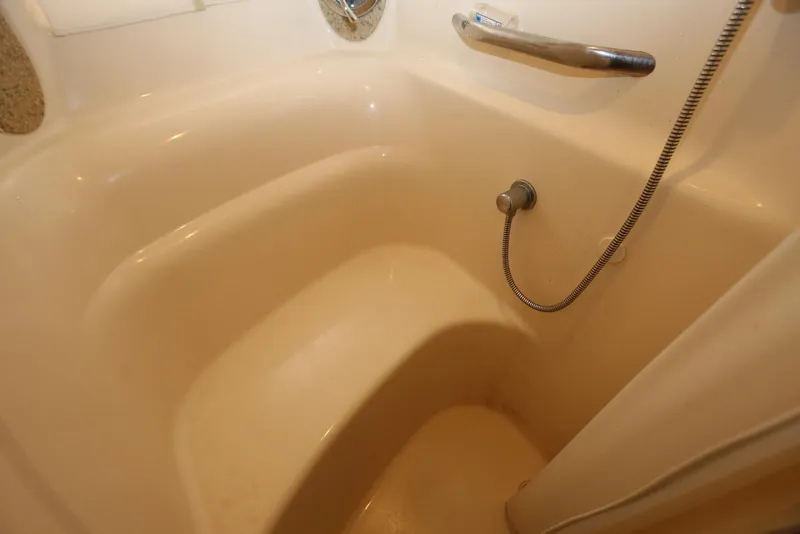 Slide: The Image of Sea Ray 420 Sundancer 2003 - 77