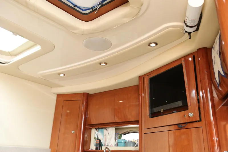 Slide: The Image of Sea Ray 420 Sundancer 2003 - 90