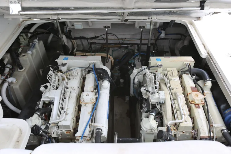 Slide: The Image of Sea Ray 420 Sundancer 2003 - 94