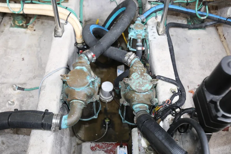 Slide: The Image of Sea Ray 420 Sundancer 2003 - 97