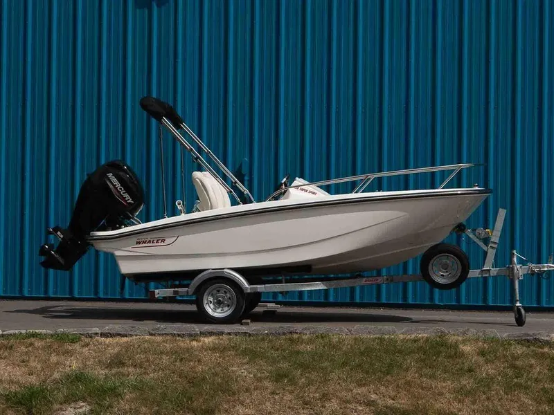 Slide: The Image of Boston Whaler 130 Super Sport 2025 - 1