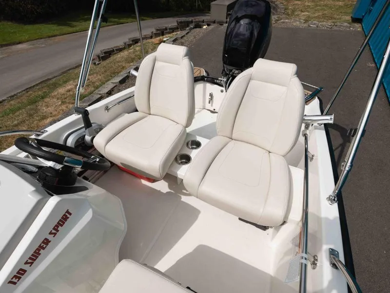 Slide: The Image of Boston Whaler 130 Super Sport 2025 - 11