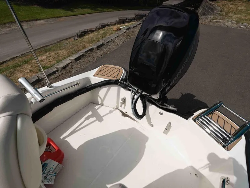 Slide: The Image of Boston Whaler 130 Super Sport 2025 - 12