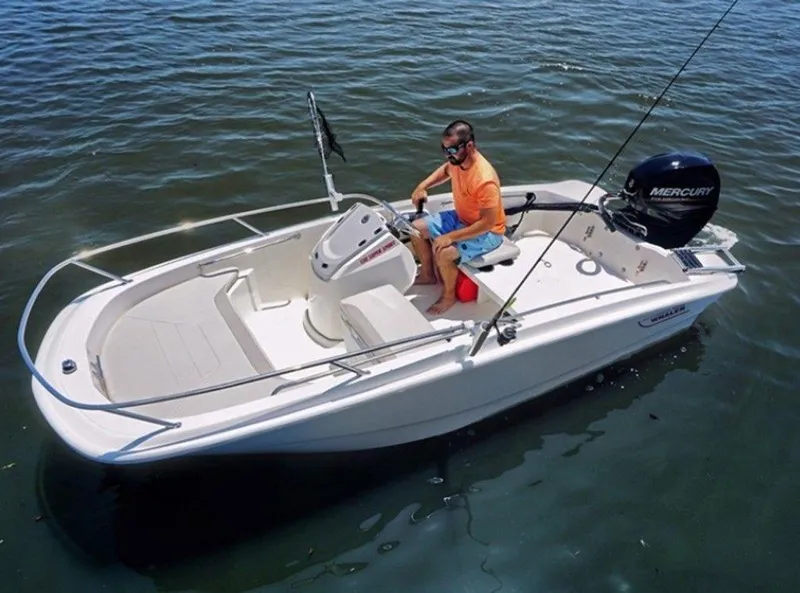 Slide: The Image of Boston Whaler 130 Super Sport 2025 - 1