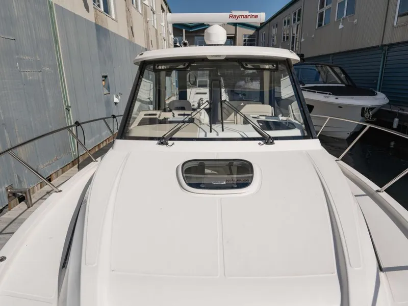 Slide: The Image of Boston Whaler 325 CONQUEST PH 2020 - 6