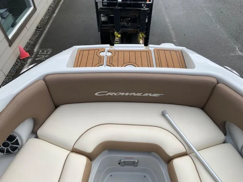 Slide: The Image of Crownline Boats 235 SS 2020 - 11