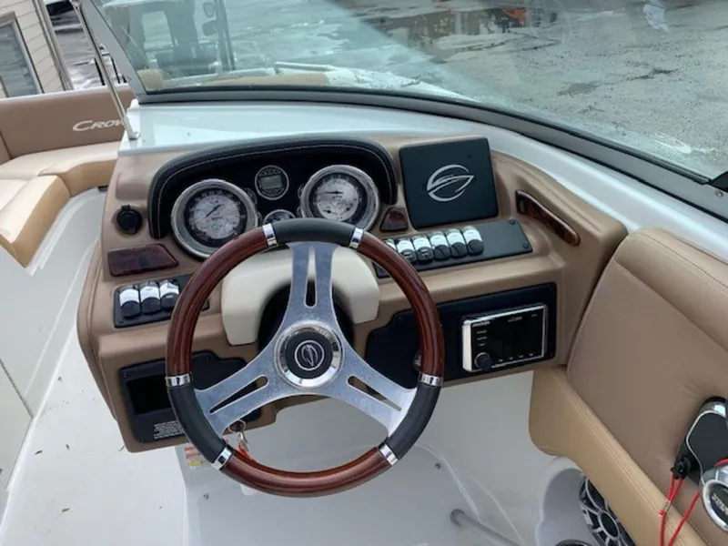 Slide: The Image of Crownline Boats 235 SS 2020 - 8