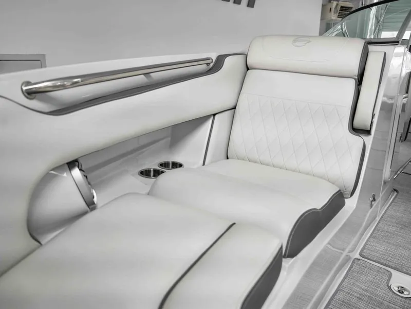 Slide: The Image of Crownline Boats 280XSS 2021 - 15