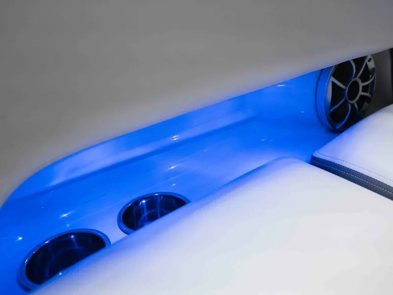 Slide: The Image of Crownline Boats 280XSS 2021 - 22