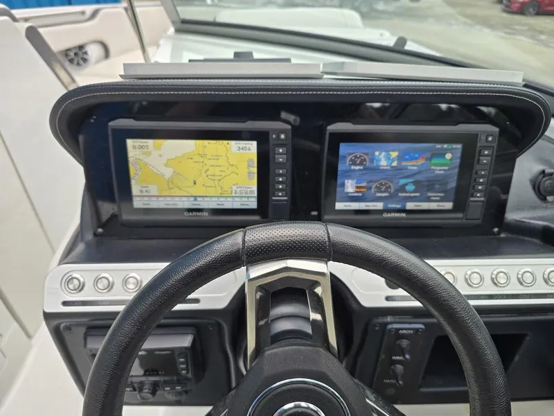 Slide: The Image of Crownline Boats 280XSS 2021 - 6