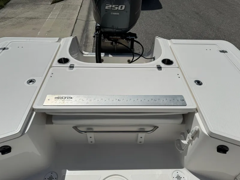 Slide: The Image of Wellcraft 241 2016 - 104