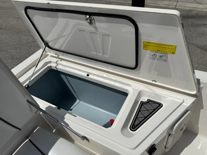 Slide: The Image of Wellcraft 241 2016 - 85