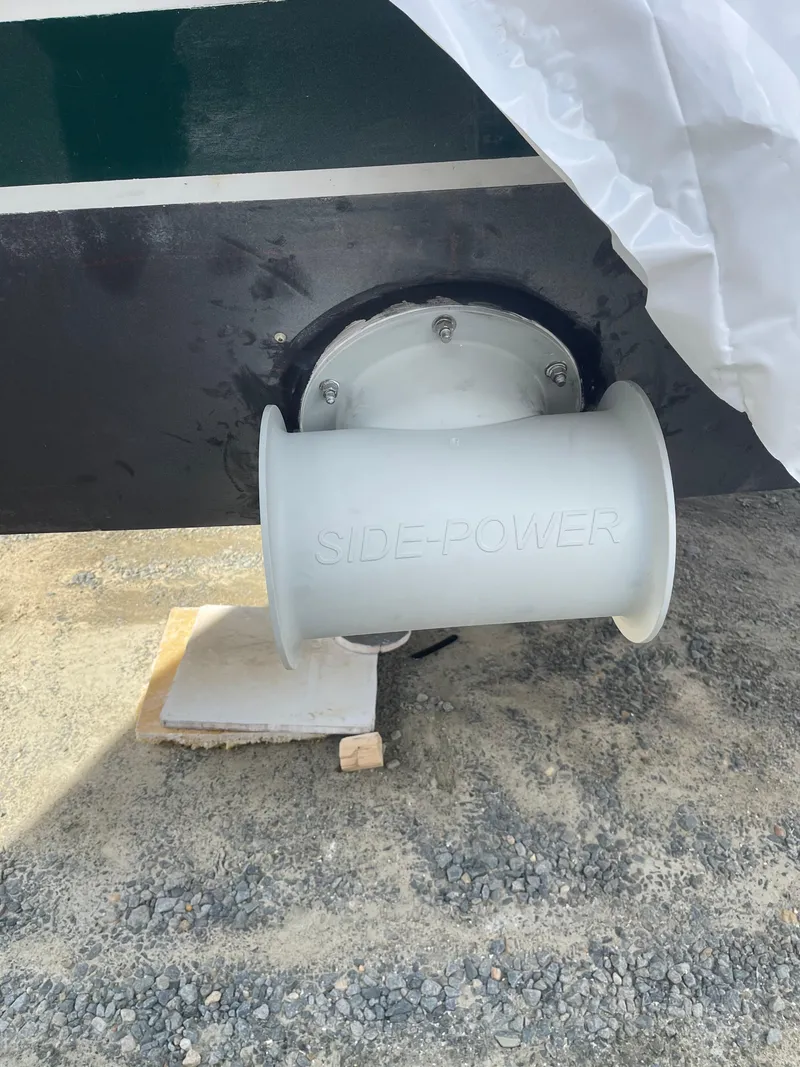 Slide: The Image of Mainship 390 Trawler 2000 - 61