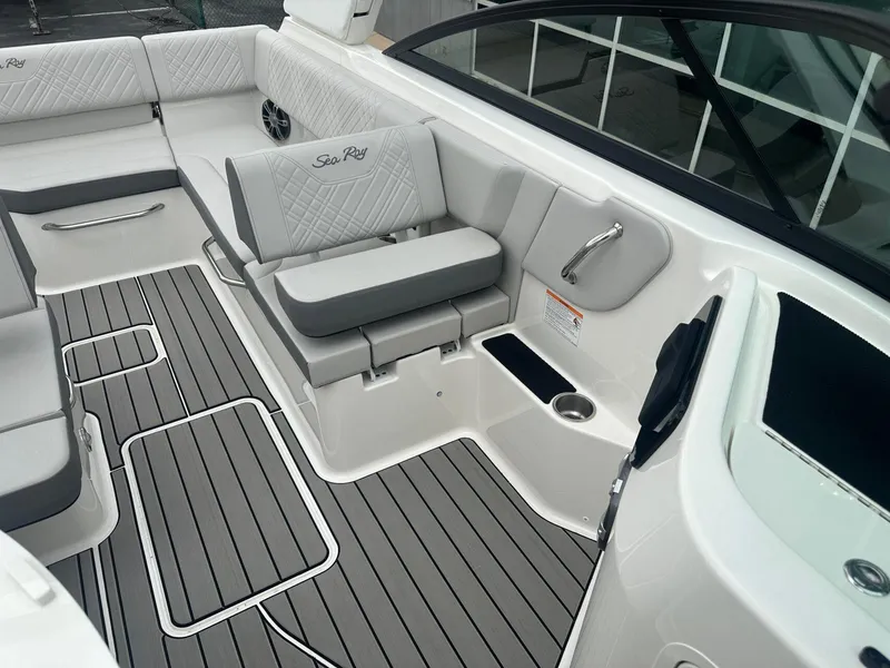 Slide: The Image of Sea Ray SDX 250 Surf 2025 - 10