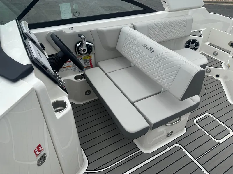 Slide: The Image of Sea Ray SDX 250 Surf 2025 - 13
