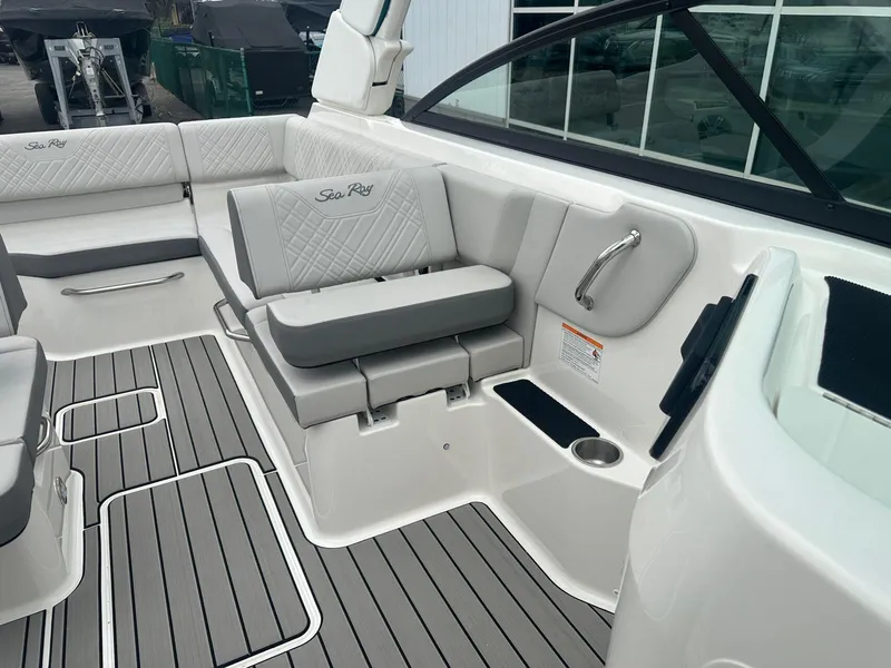 Slide: The Image of Sea Ray SDX 250 Surf 2025 - 14