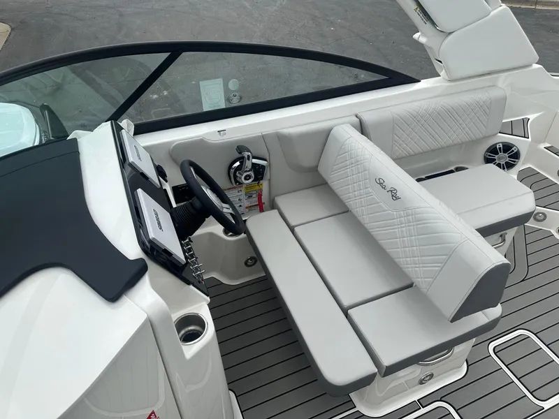 Slide: The Image of Sea Ray SDX 250 Surf 2025 - 17