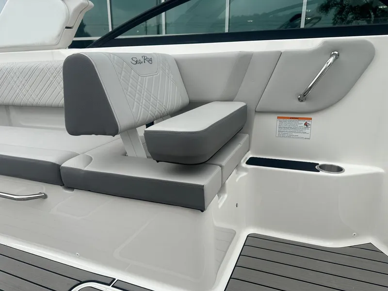 Slide: The Image of Sea Ray SDX 250 Surf 2025 - 24