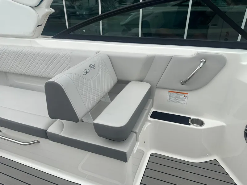 Slide: The Image of Sea Ray SDX 250 Surf 2025 - 25