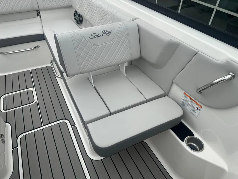 Slide: The Image of Sea Ray SDX 250 Surf 2025 - 26