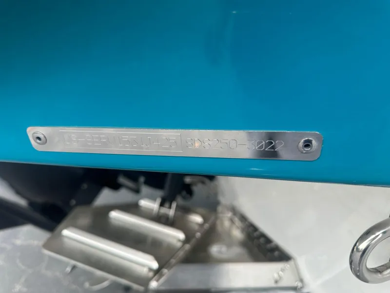 Slide: The Image of Sea Ray SDX 250 Surf 2025 - 36
