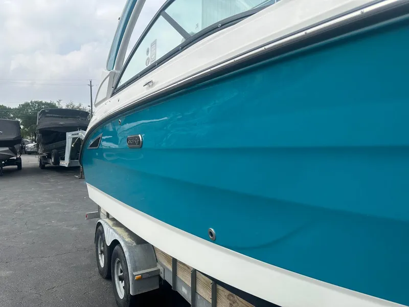 Slide: The Image of Sea Ray SDX 250 Surf 2025 - 4