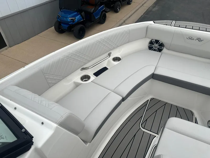 Slide: The Image of Sea Ray SDX 250 Surf 2025 - 7