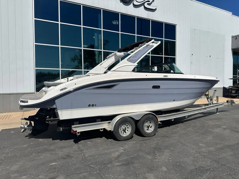 Slide: The Image of Sea Ray SDX 270 2025 - 3