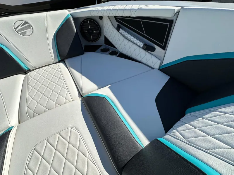 Slide: The Image of Tigé 22RZX 2022 - 20