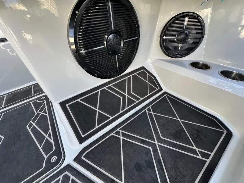 Slide: The Image of Tigé 22RZX 2022 - 25