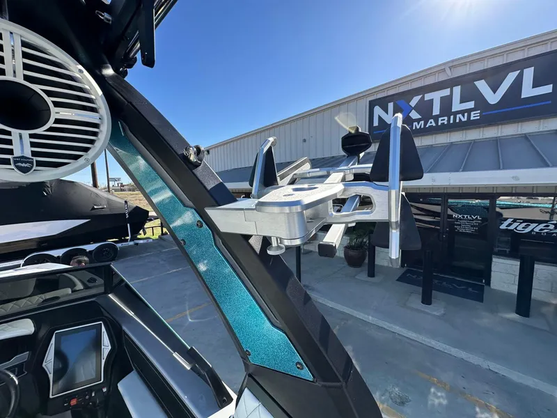 Slide: The Image of Tigé 22RZX 2022 - 29