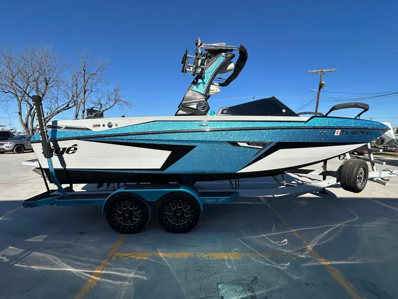 Slide: The Image of Tigé 22RZX 2022 - 5