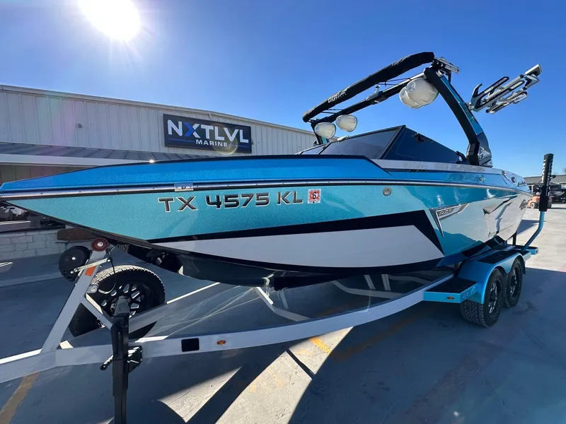 Slide: The Image of Tigé 22RZX 2022 - 8