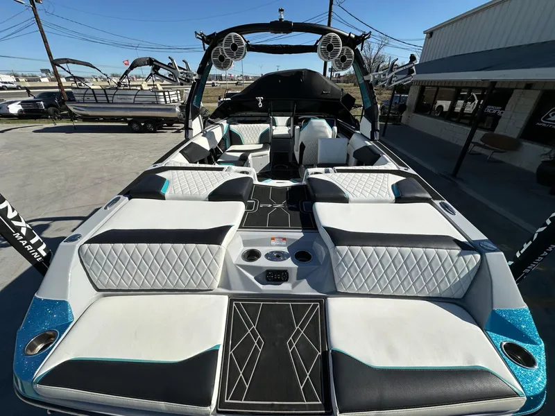 Slide: The Image of Tigé 22RZX 2022 - 9