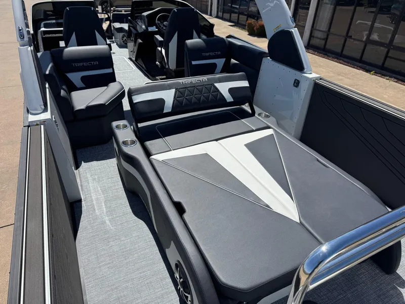 Slide: The Image of Trifecta 25 SPORT ULS9DC3PLU 2025 - 18