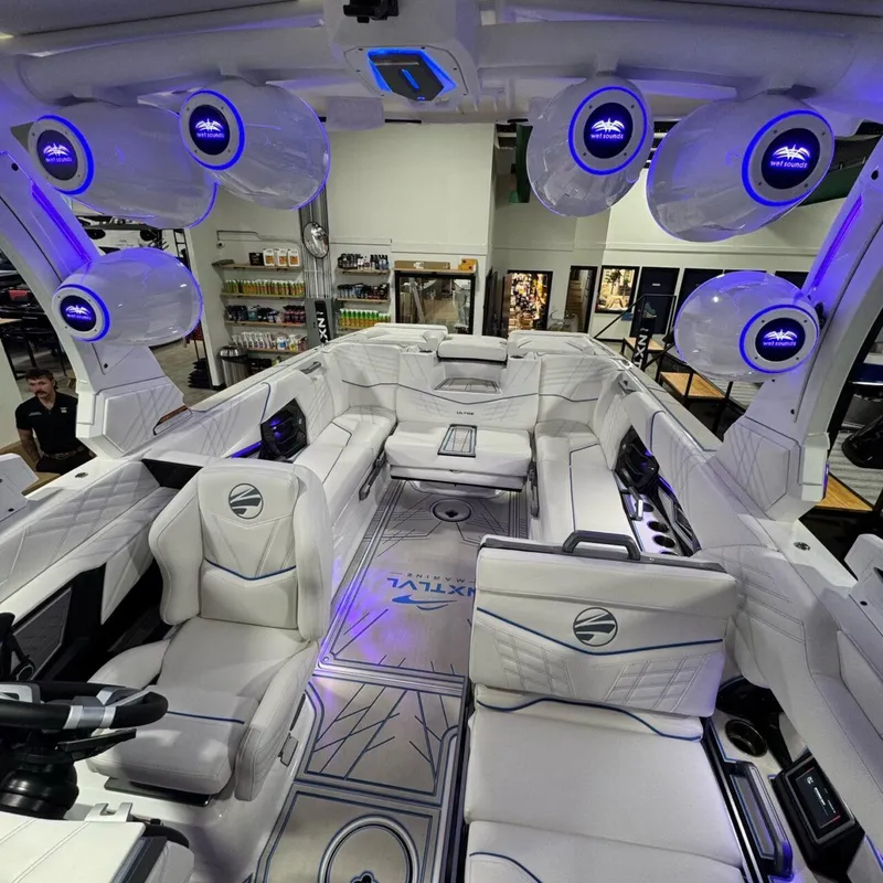 Slide: The Image of Tigé Ultré 25ZX 2025 - 2