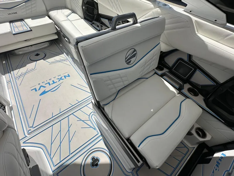 Slide: The Image of Tigé Ultré 25ZX 2025 - 51