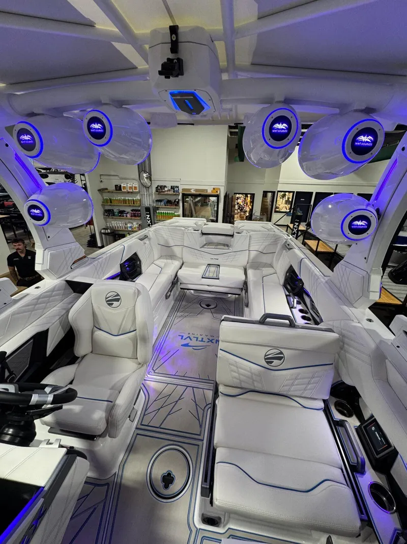 Slide: The Image of Tigé Ultré 25ZX 2025 - 59