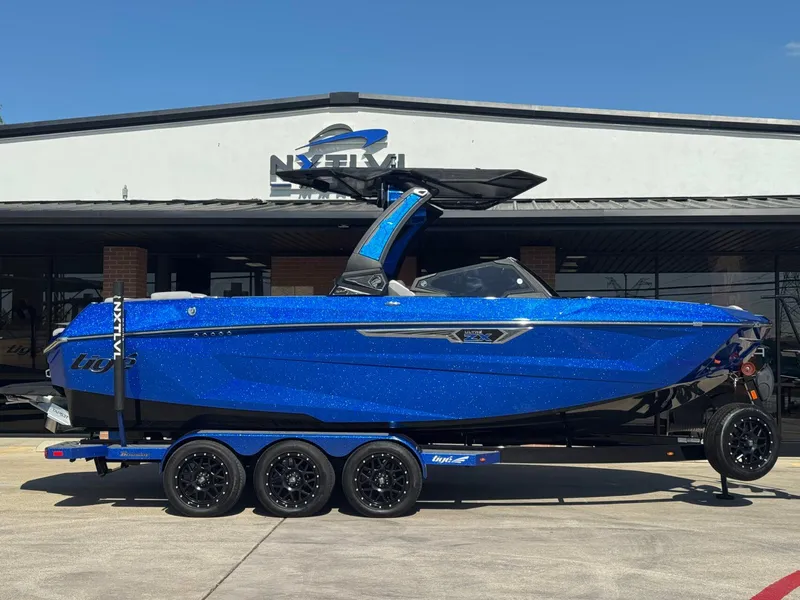 Slide: The Image of Tigé Ultré 23ZX 2024 - 2