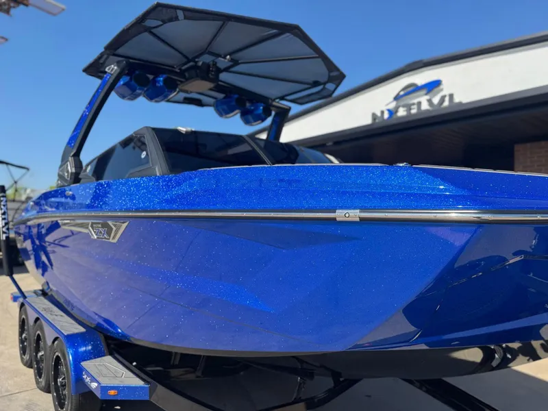 Slide: The Image of Tigé Ultré 23ZX 2024 - 4