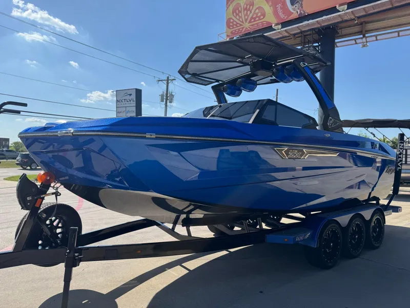 Slide: The Image of Tigé Ultré 23ZX 2024 - 7