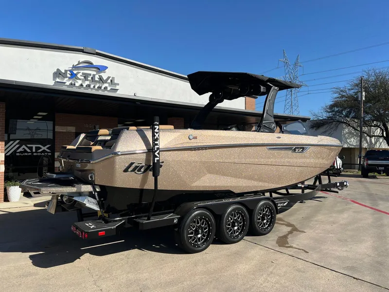 Slide: The Image of Tigé Ultré 25ZX 2025 - 3