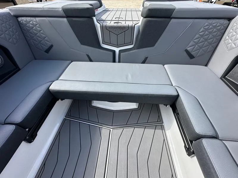 Slide: The Image of Nautique Super Air Nautique GS22 2025 - 11