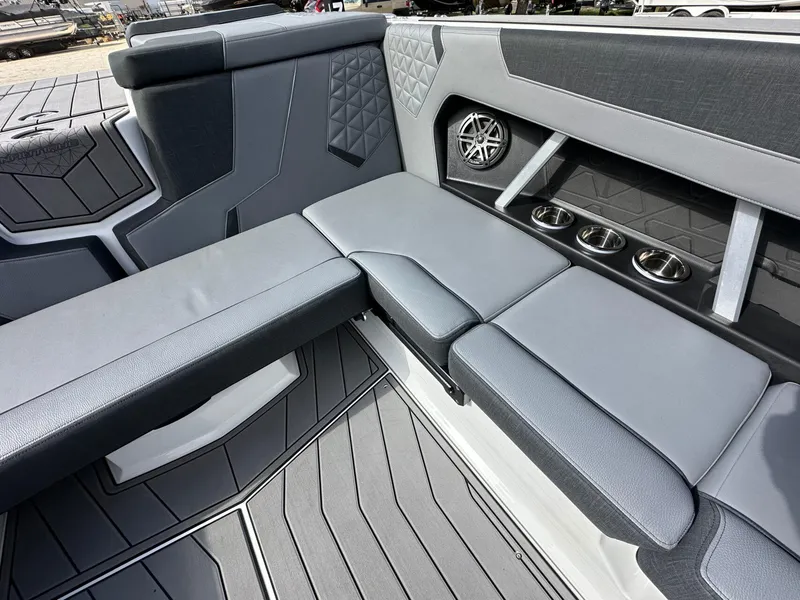 Slide: The Image of Nautique Super Air Nautique GS22 2025 - 12