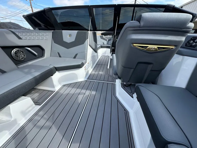 Slide: The Image of Nautique Super Air Nautique GS22 2025 - 14