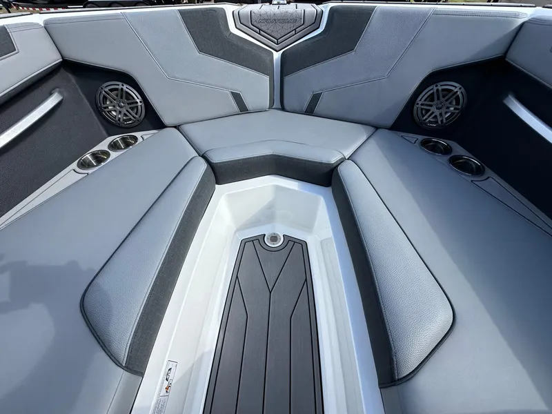Slide: The Image of Nautique Super Air Nautique GS22 2025 - 20