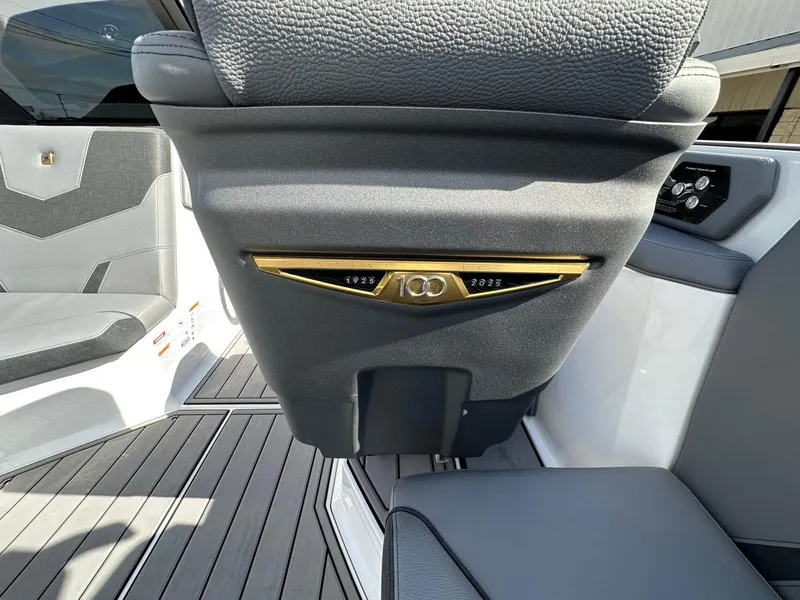 Slide: The Image of Nautique Super Air Nautique GS22 2025 - 28