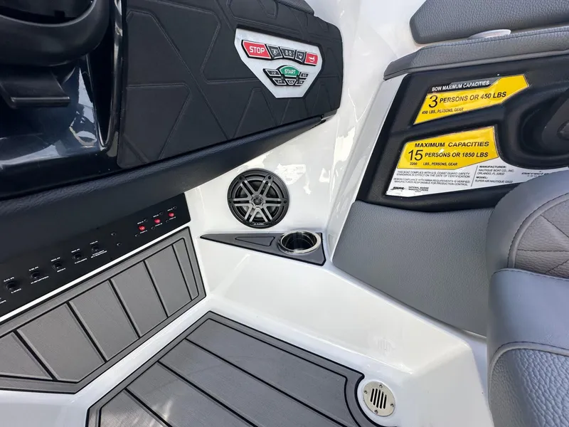 Slide: The Image of Nautique Super Air Nautique GS22 2025 - 29