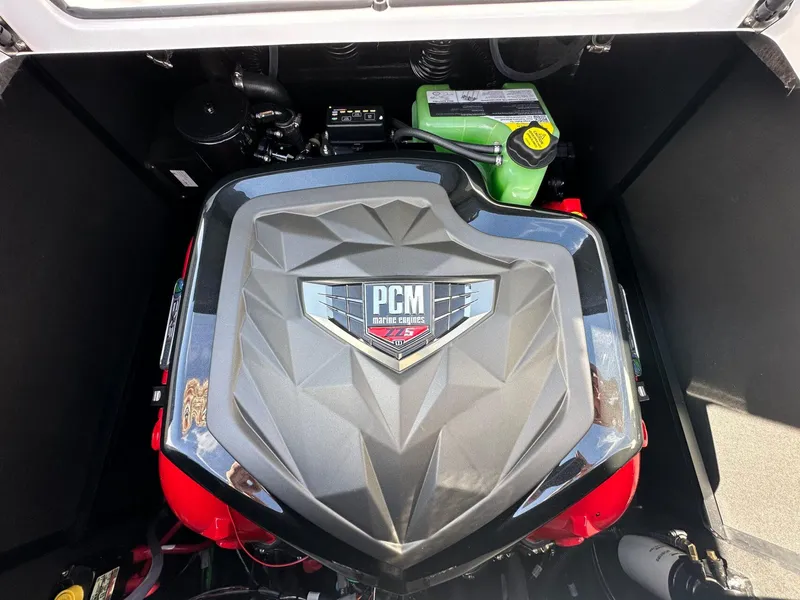 Slide: The Image of Nautique Super Air Nautique GS22 2025 - 32